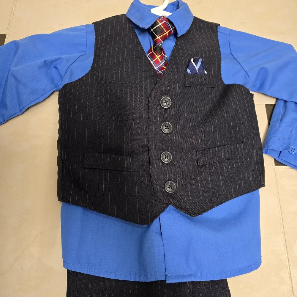 Nautica 4 Piece Set - Picture 3 of 9